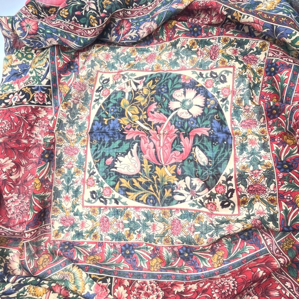 Metropolitan Museum of Art Wool Silk Floral Scarf Red William Morris Print Italy